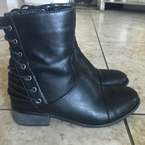 SOLD Tie detail booties - Picture 2 of 3